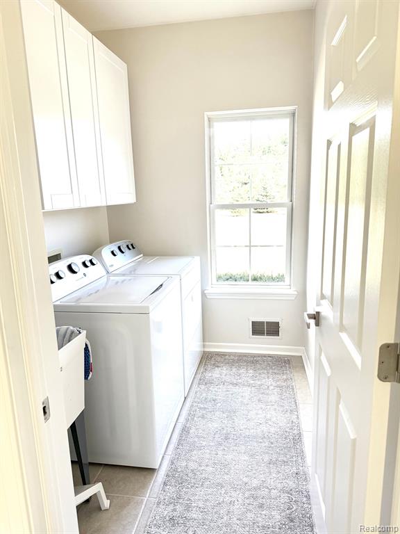 7975 COLLEEN Drive, Fowlerville, MI 48836 — Photo 9