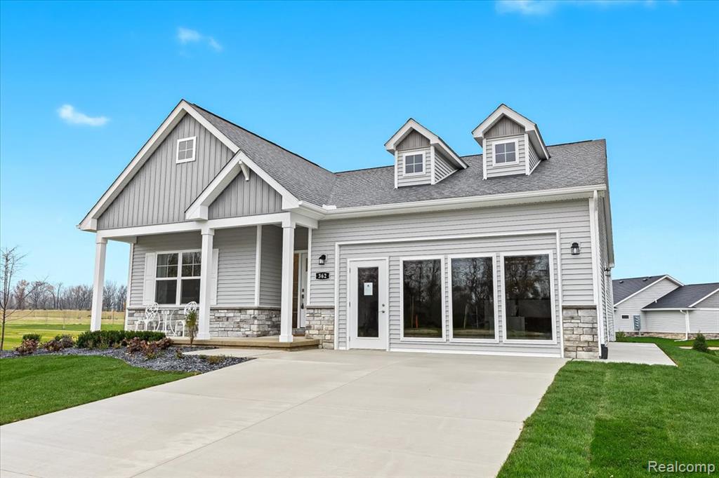 362 Jubilee Drive, Whitmore Lake, MI 48189