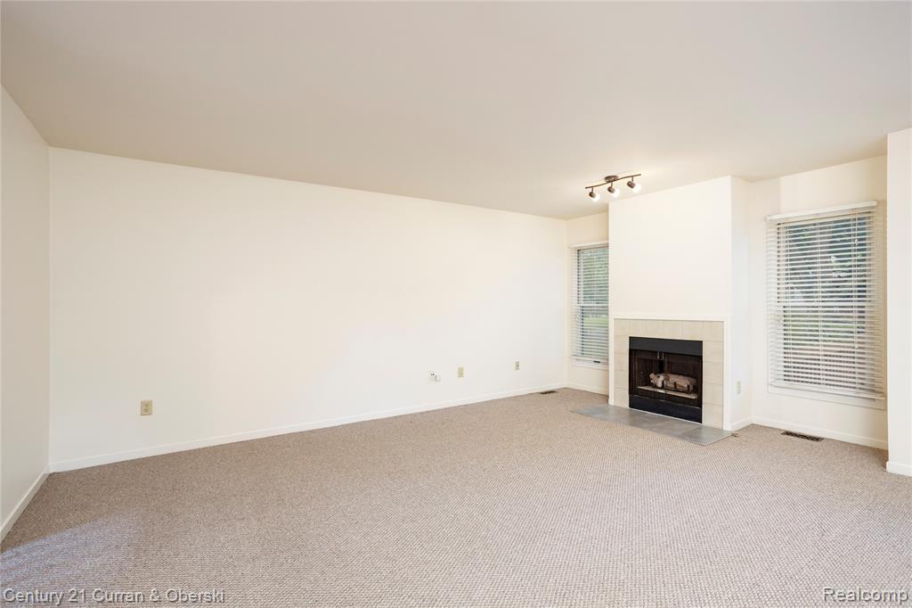 9429 Westwind Drive, Livonia, MI 48150 — Photo 9
