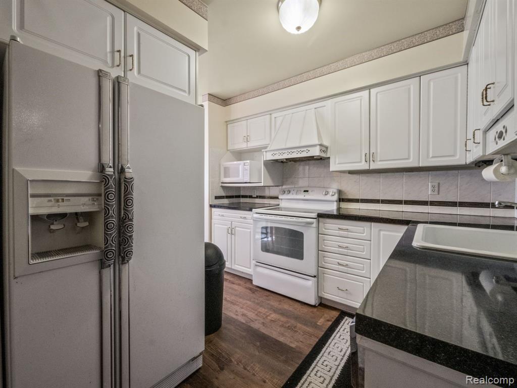 6341 LAURENTIAN, Flint, MI 48532 — Photo 6