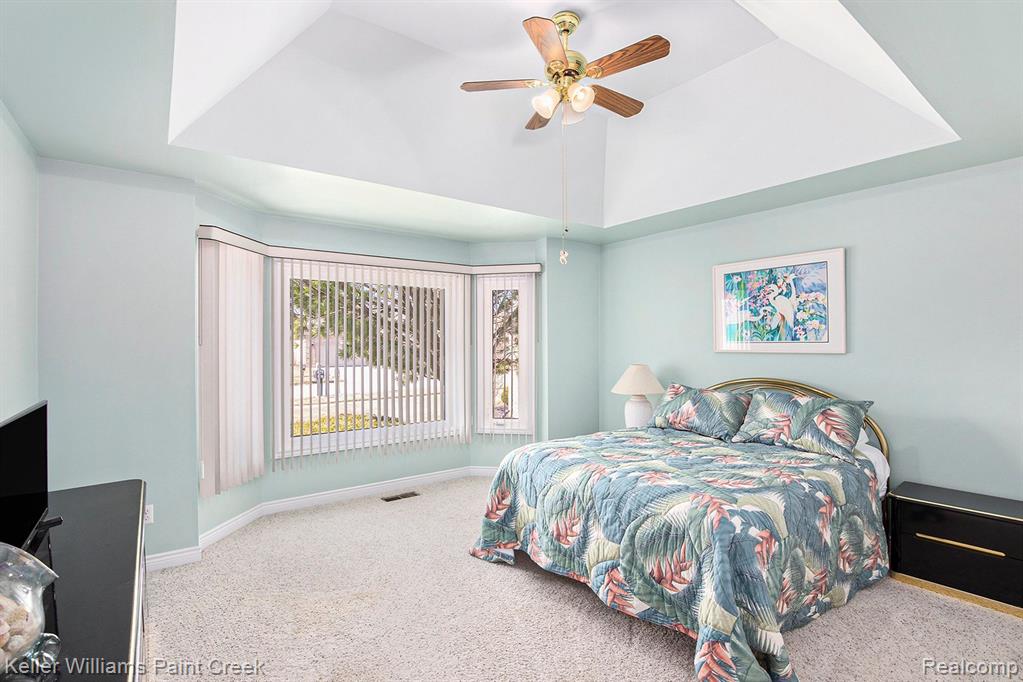 54660 BERRYFIELD Drive, Macomb, MI 48042 — Photo 16
