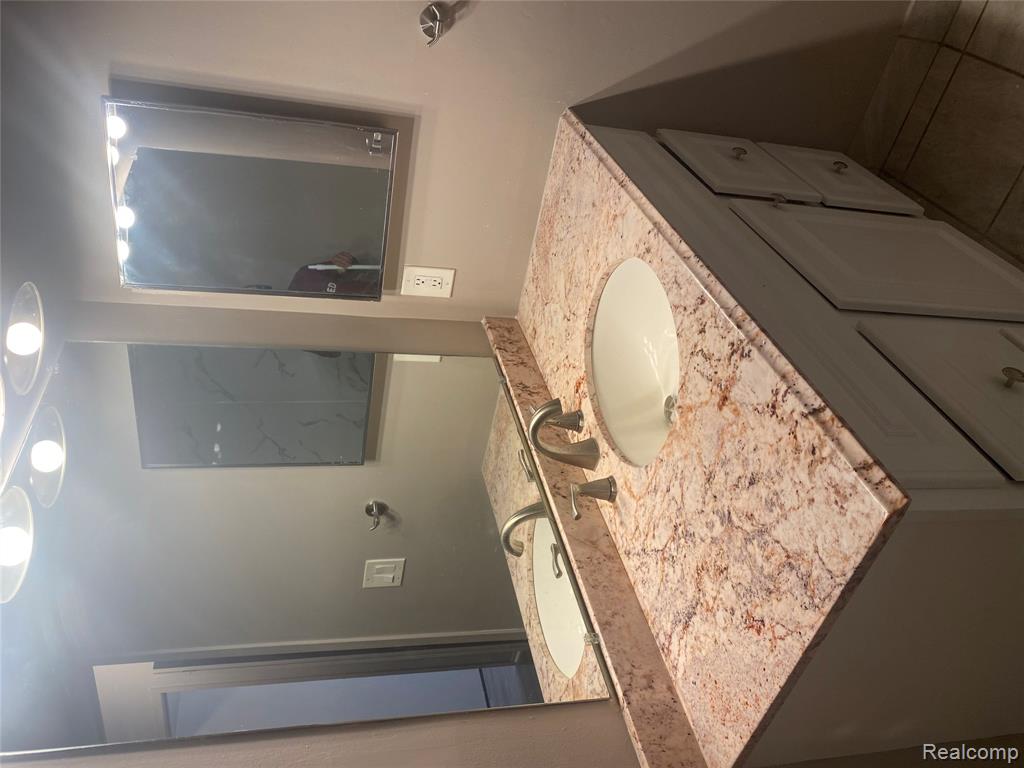 7304 Manor Circle Unit#101 Circle, Westland, MI — Photo 19