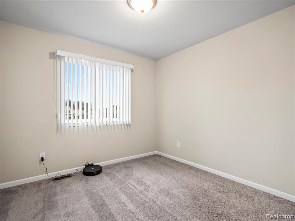 13521 S CUMBERLAND Drive, Van Buren, MI 48111 — Photo 24