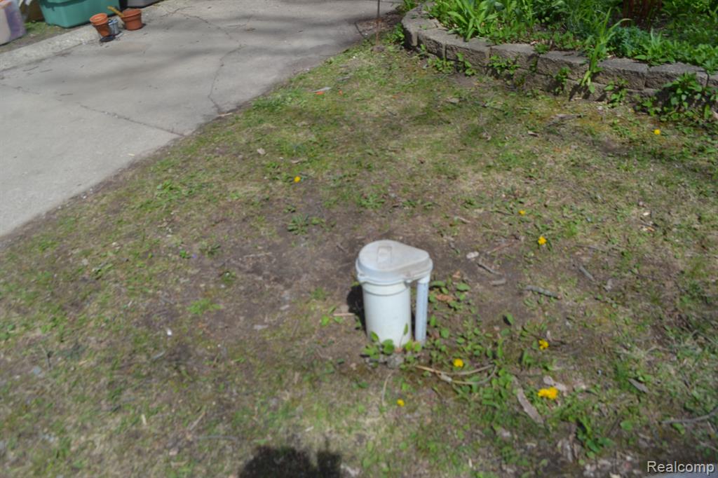 4427 Fenton Road, Burton, MI 48529 — Photo 24