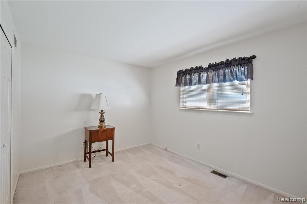 429 Cambridge Avenue, South Lyon, MI 48178 — Photo 20