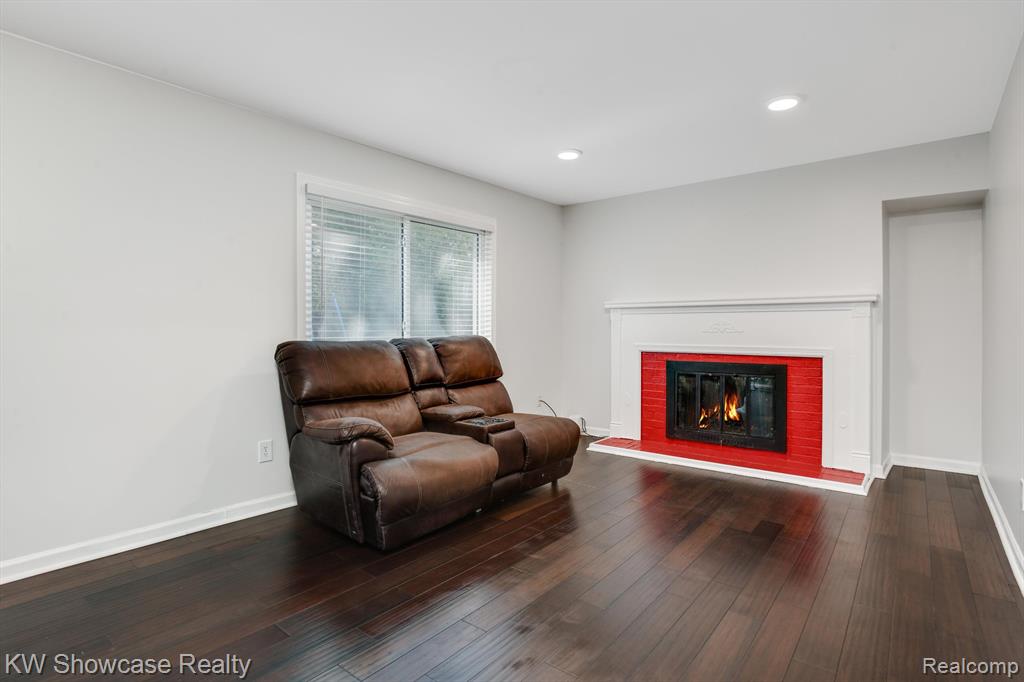6322 CLARENDON Drive, Canton, MI 48187 — Photo 21