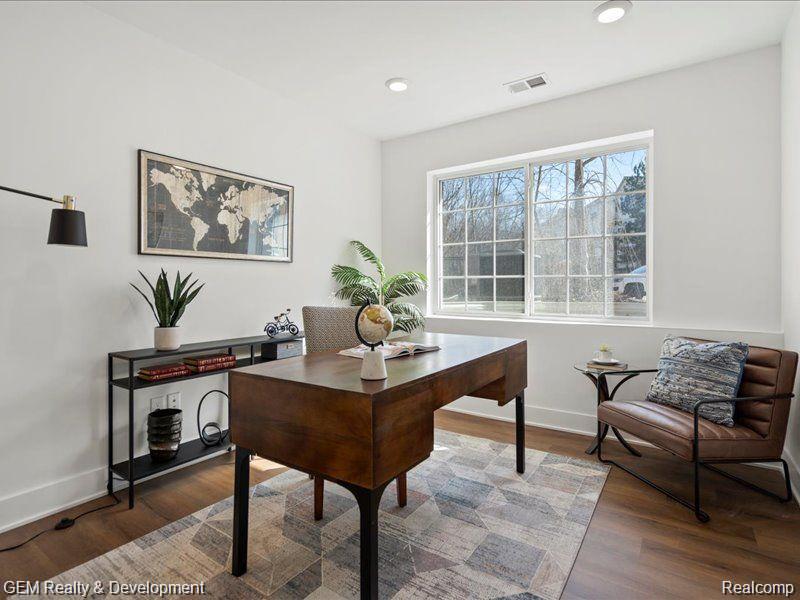 555 Village Lane, Milford, MI 48381 — Photo 19
