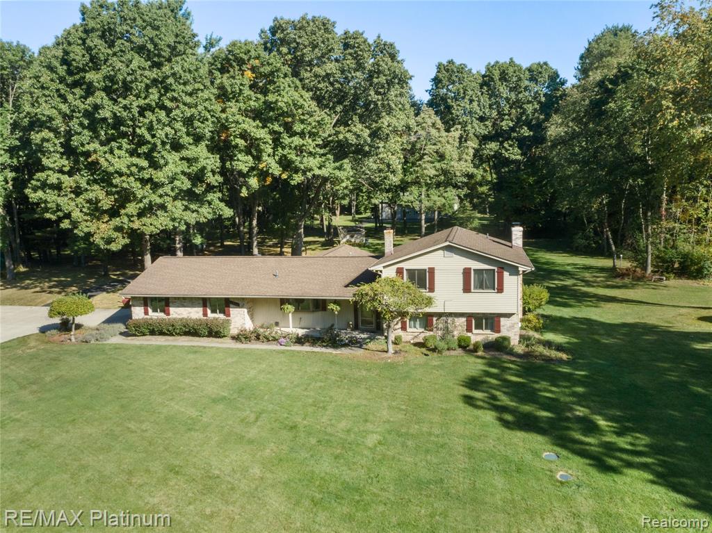 3750 Burwood Lane, Highland, MI — front exterior