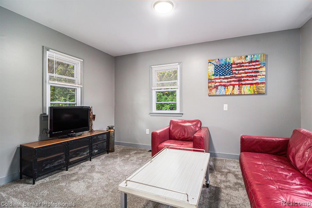 420 W Oakwood Road, Oxford, MI 48371 — Photo 10