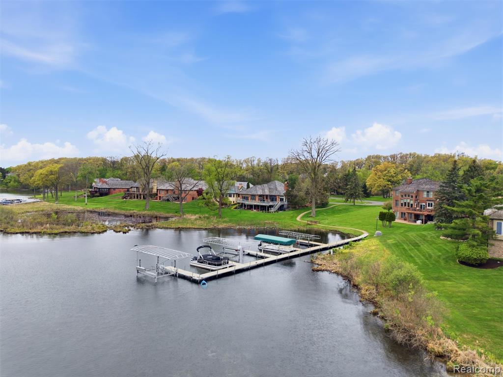 23 Chateaux Du Lac, Fenton, MI 48430 — Photo 57