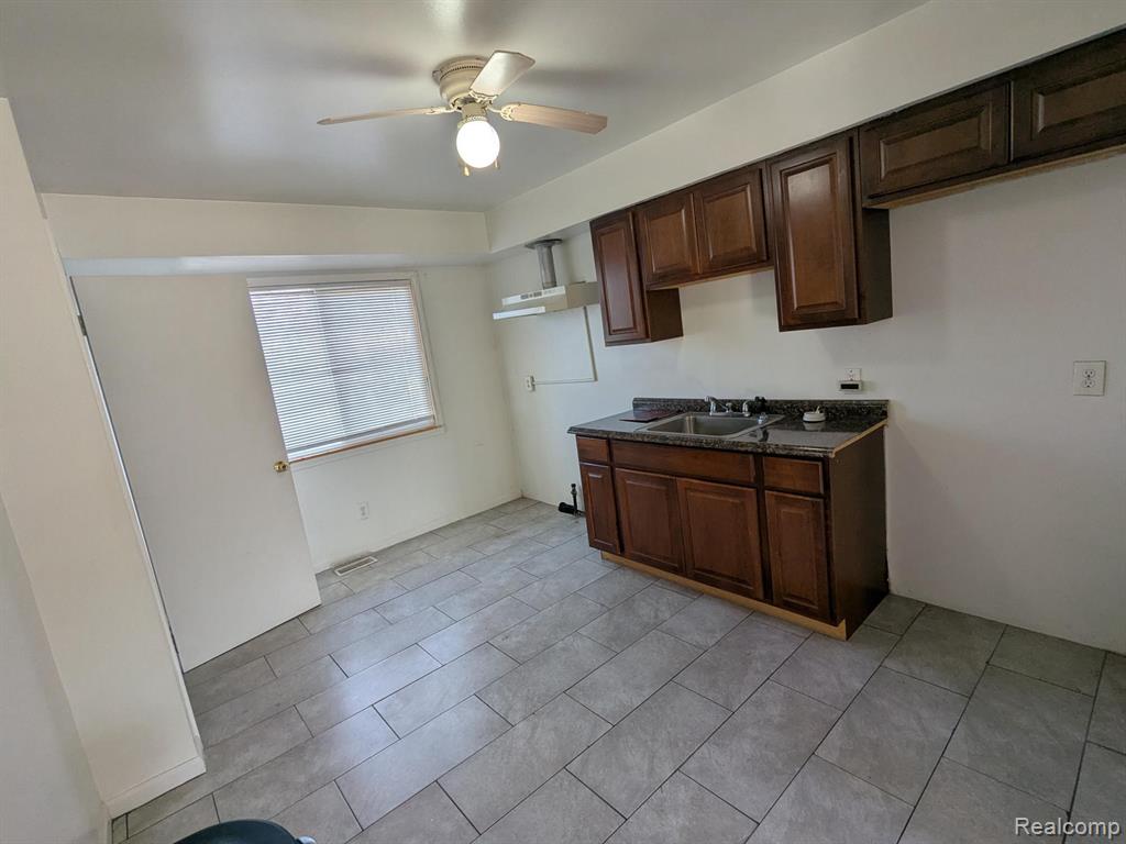 594 Colorado Avenue, Pontiac, MI 48341 — Photo 12