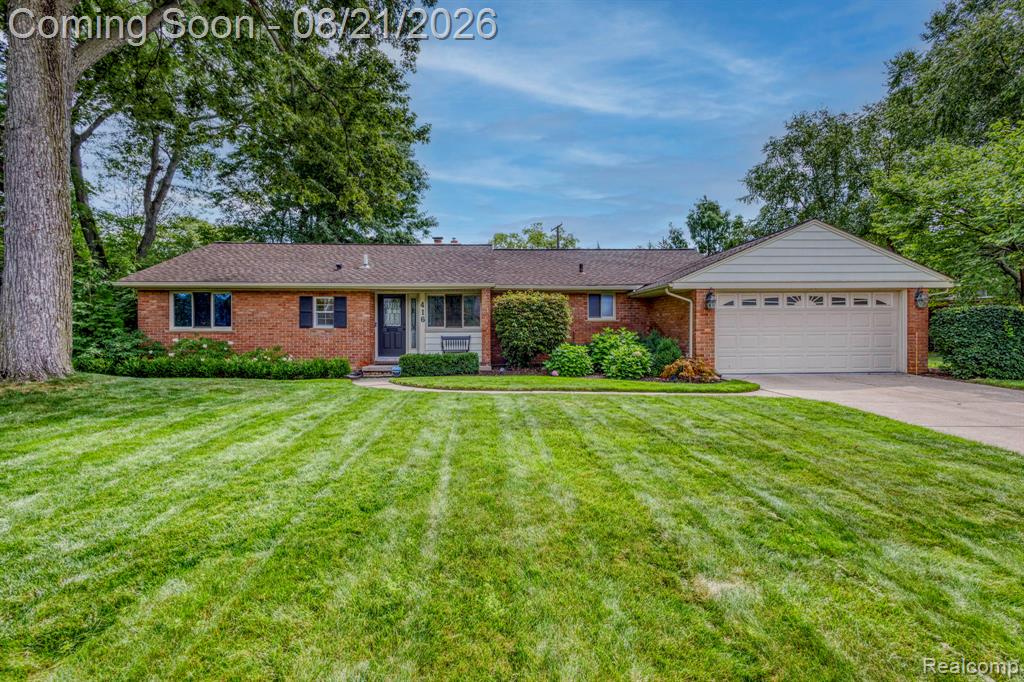 416 Barclay Road, Grosse Pointe Farms, MI 48236