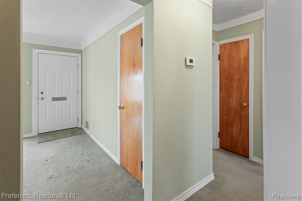 9980 HUBERT Avenue, Allen Park, MI 48101 — Photo 6