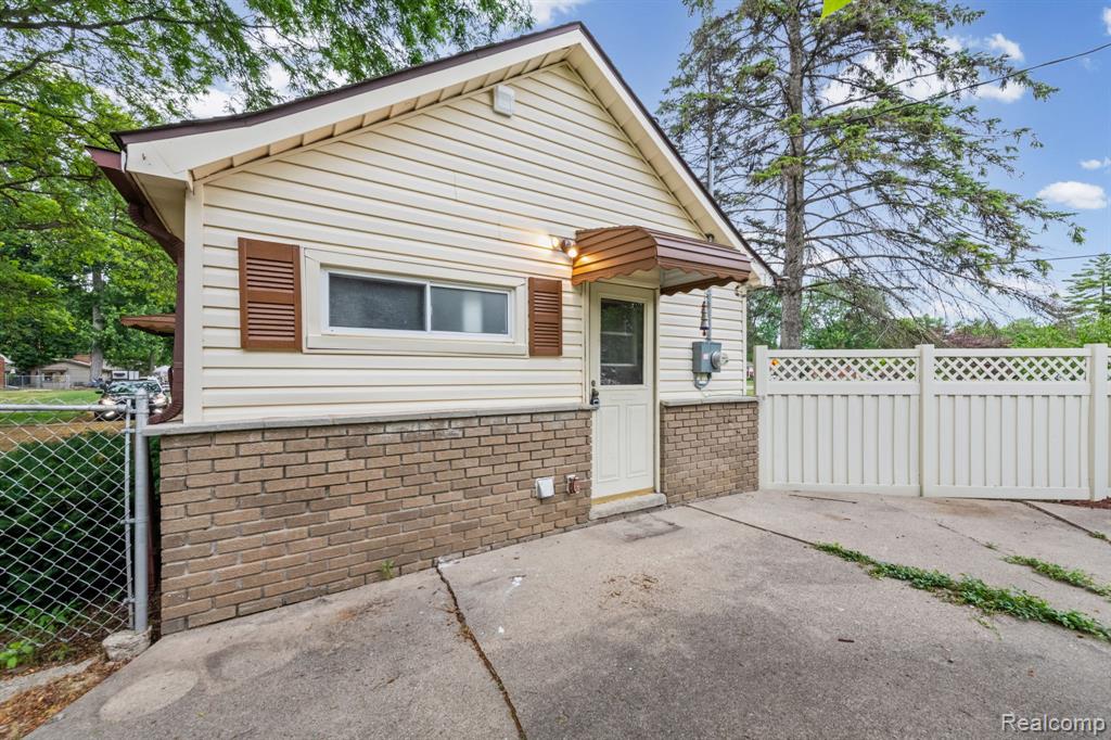 7993 CHURCH Road, Grosse Ile, MI 48138 — Photo 22