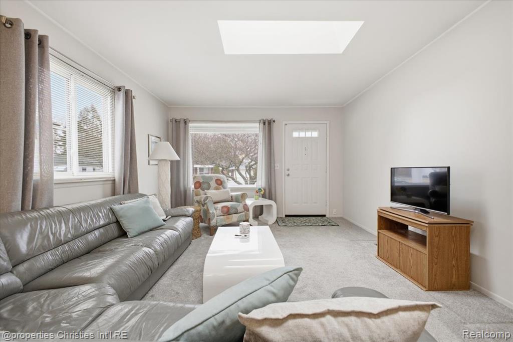 24289 Dale Avenue, Eastpointe, MI 48021 — Photo 8