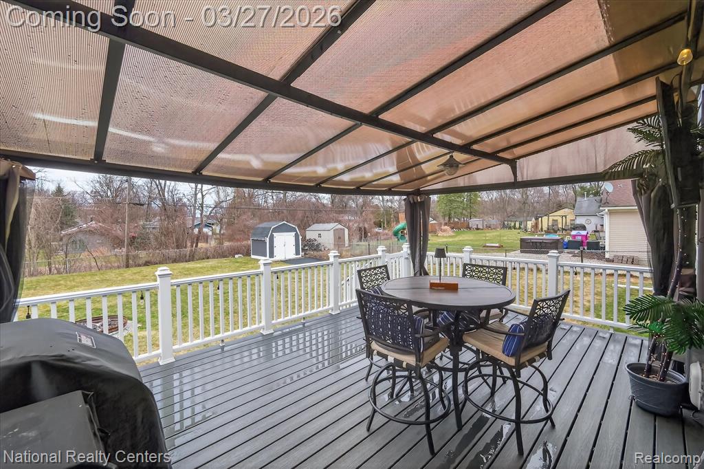946 Dunreath Street, Wolverine Lake, MI 48390 — Photo 55