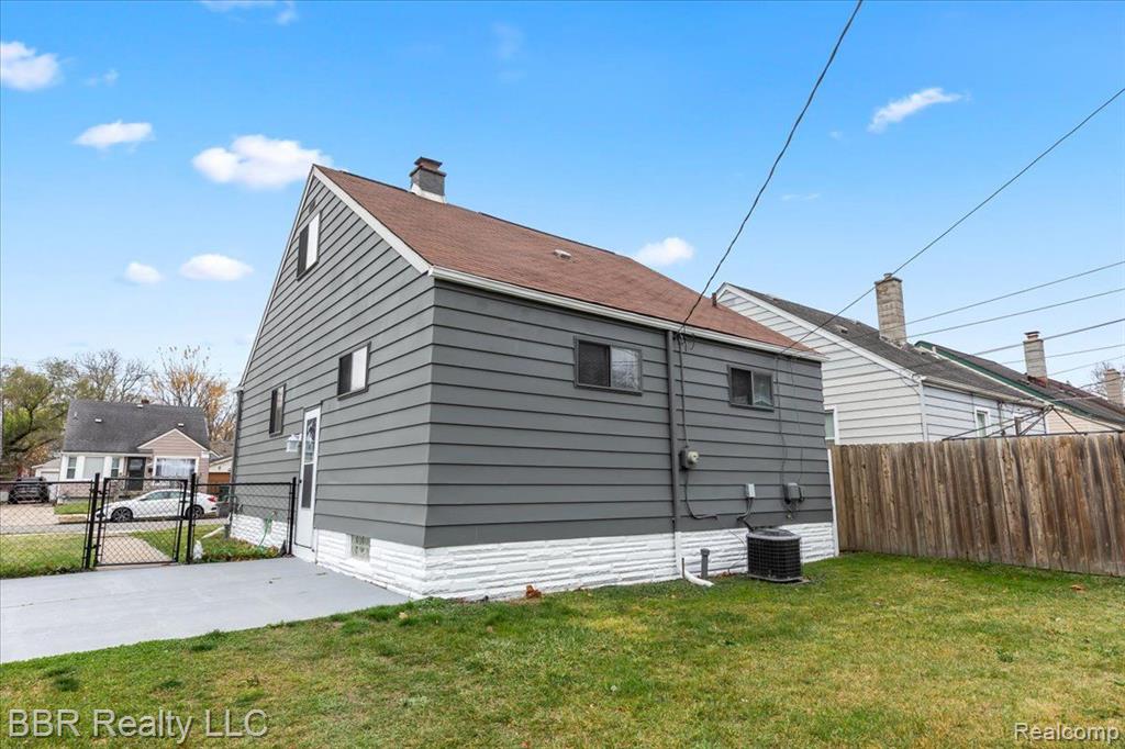 408 WHITE Avenue, Lincoln Park, MI 48146 — Photo 27