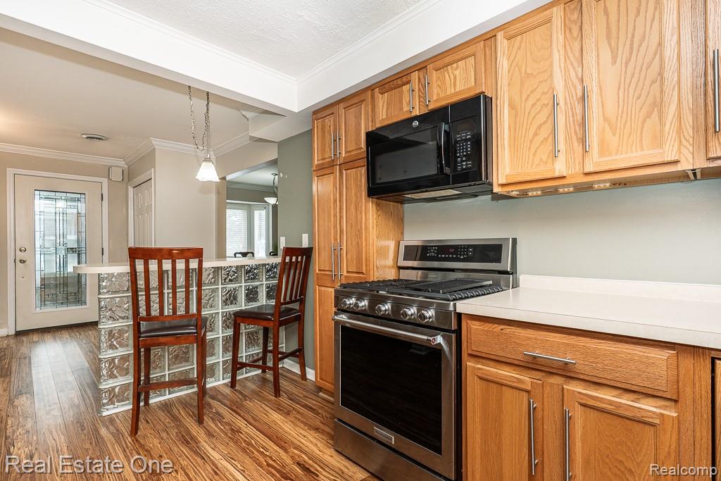 8955 Maplewood Avenue, Clarkston, MI 48348 — Photo 10
