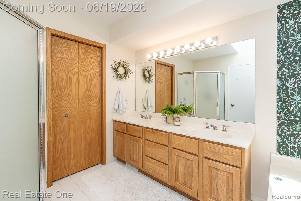 6595 Scenic Pines Court, Clarkston, MI — Photo 19