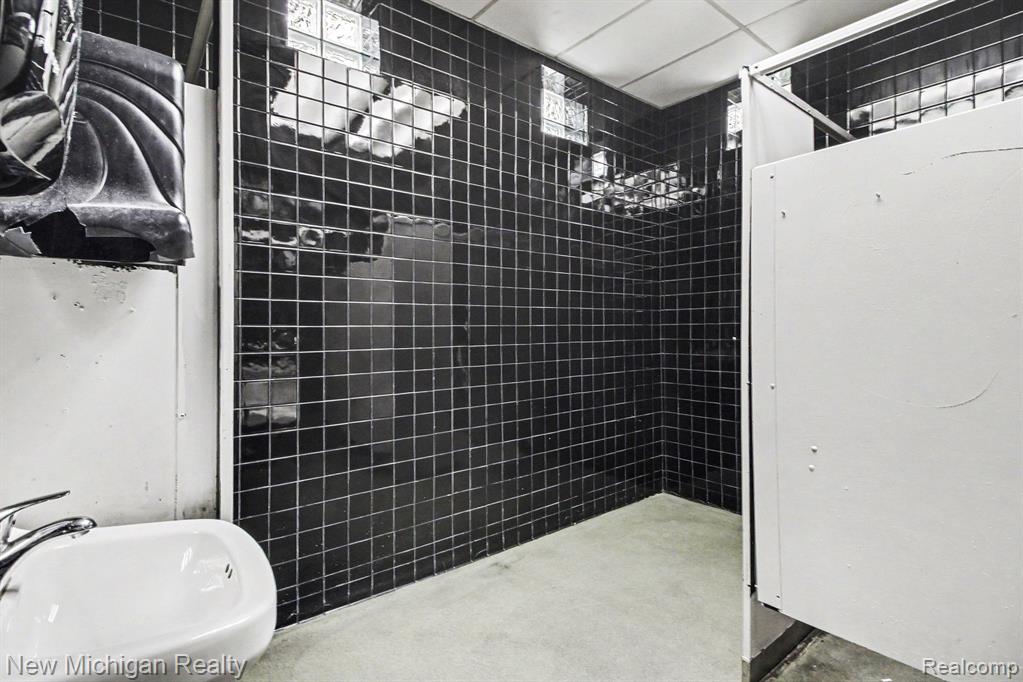 7000 Merriman Road, Romulus, MI 48174 — Photo 19