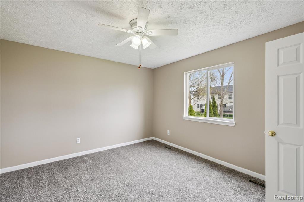 684 HAYSTACK Drive, Linden, MI 48451 — Photo 20