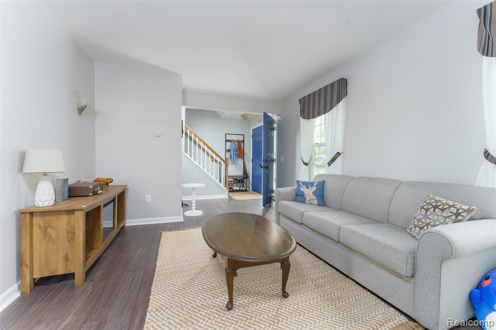 4231 Stanley Court, Waterford, MI 48329 — Photo 5