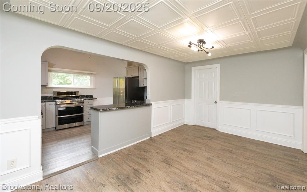 810 Beardon, Lake Orion, MI 48362 — Photo 17
