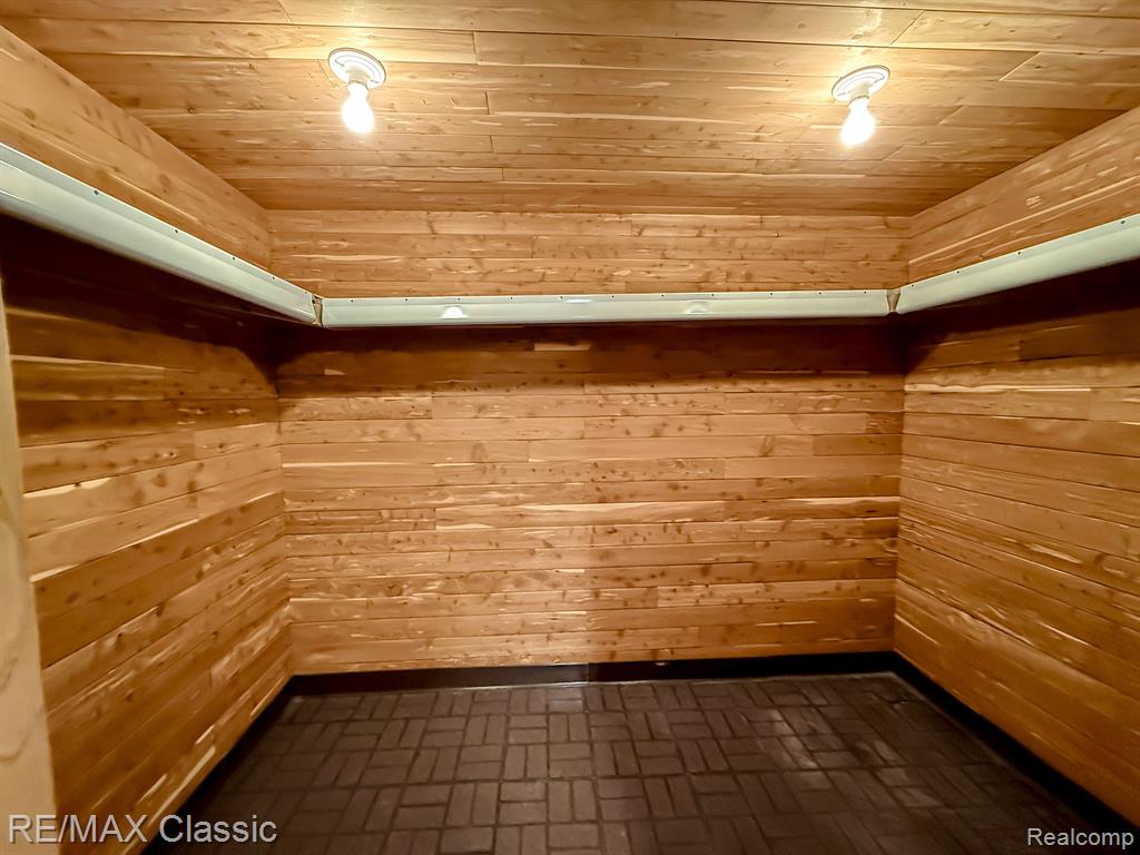 38861 Country Circle, Farmington Hills, MI 48331 — Photo 26