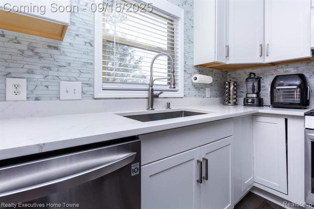 42294 Sable Boulevard, Sterling Heights, MI 48314 — Photo 11