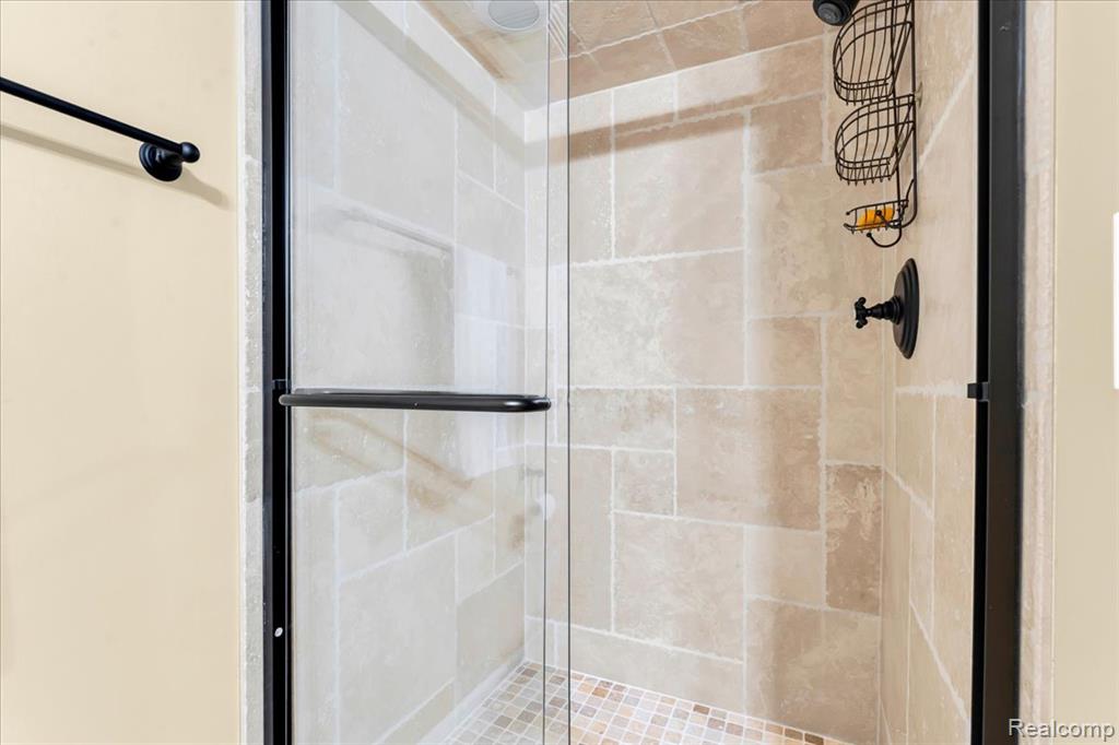 2256 Sudbury Way, Bloomfield Hills, MI 48304 — Photo 37