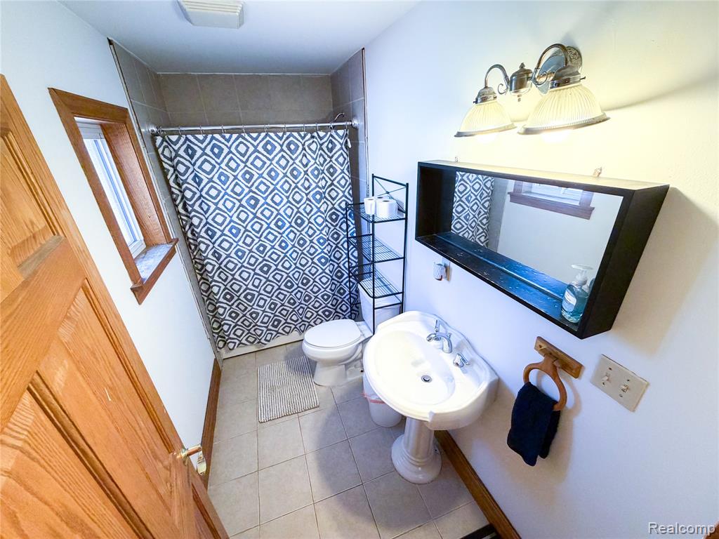703 Saint John Street, Wyandotte, MI 48192 — Photo 20