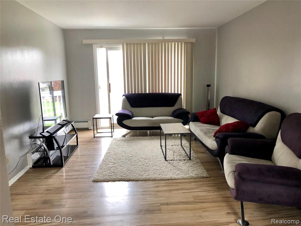 2420 Parmenter Boulevard, Royal Oak, MI 48073 — Photo 2