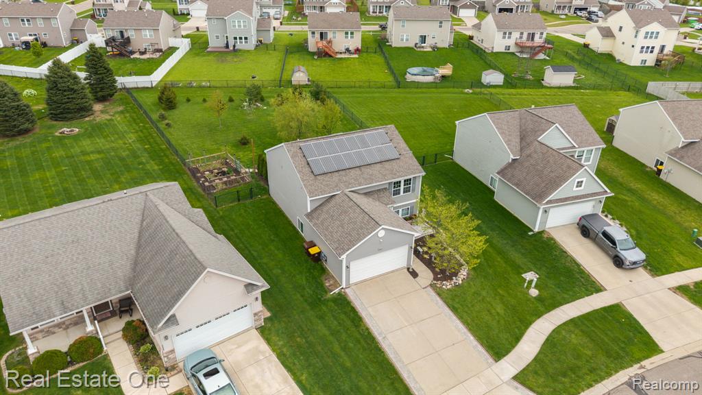 3513 Amber Oaks Drive, Howell, MI 48855 — Photo 36