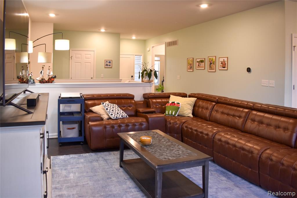 8211 Carston Lane, Brighton, MI 48116 — Photo 7