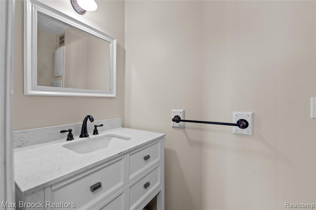 26902 Sandy Hill Court, 15, New Hudson, MI 48165 — Photo 7
