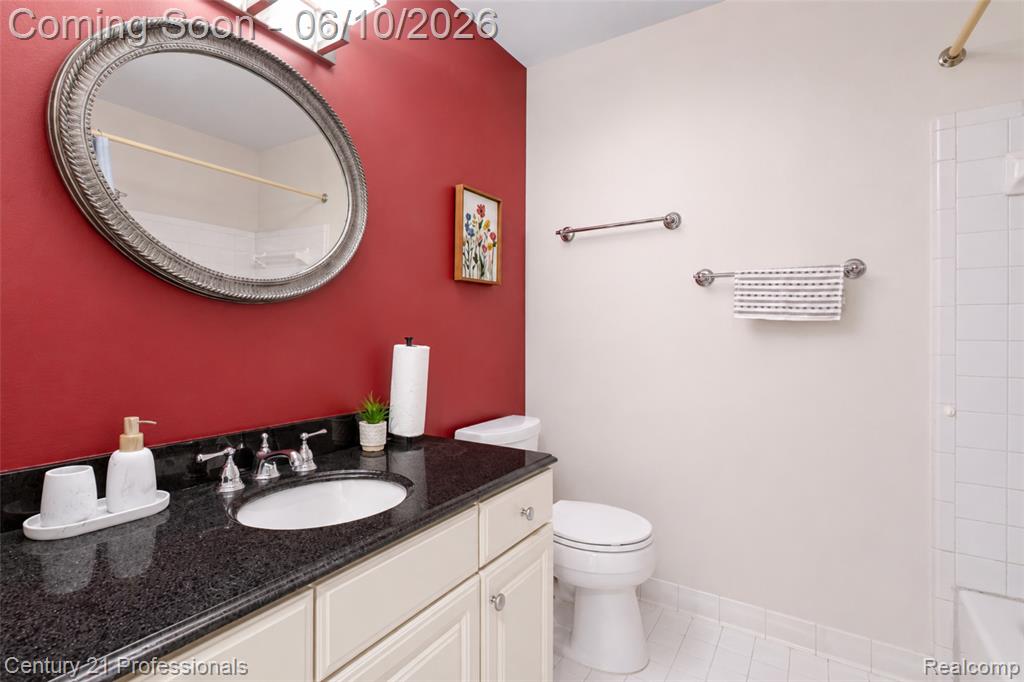 425 Cherry Grove Lane, Walled Lake, MI 48390 — Photo 54