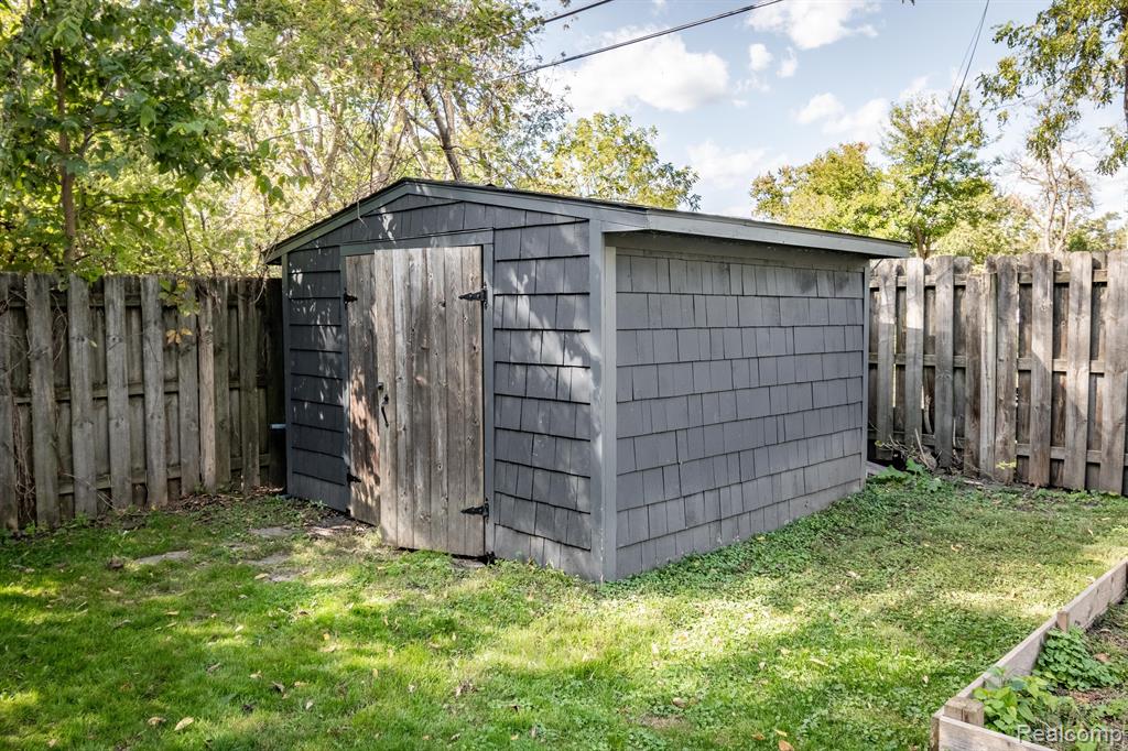1335 KENSINGTON Drive, Ann Arbor, MI 48104 — Photo 28