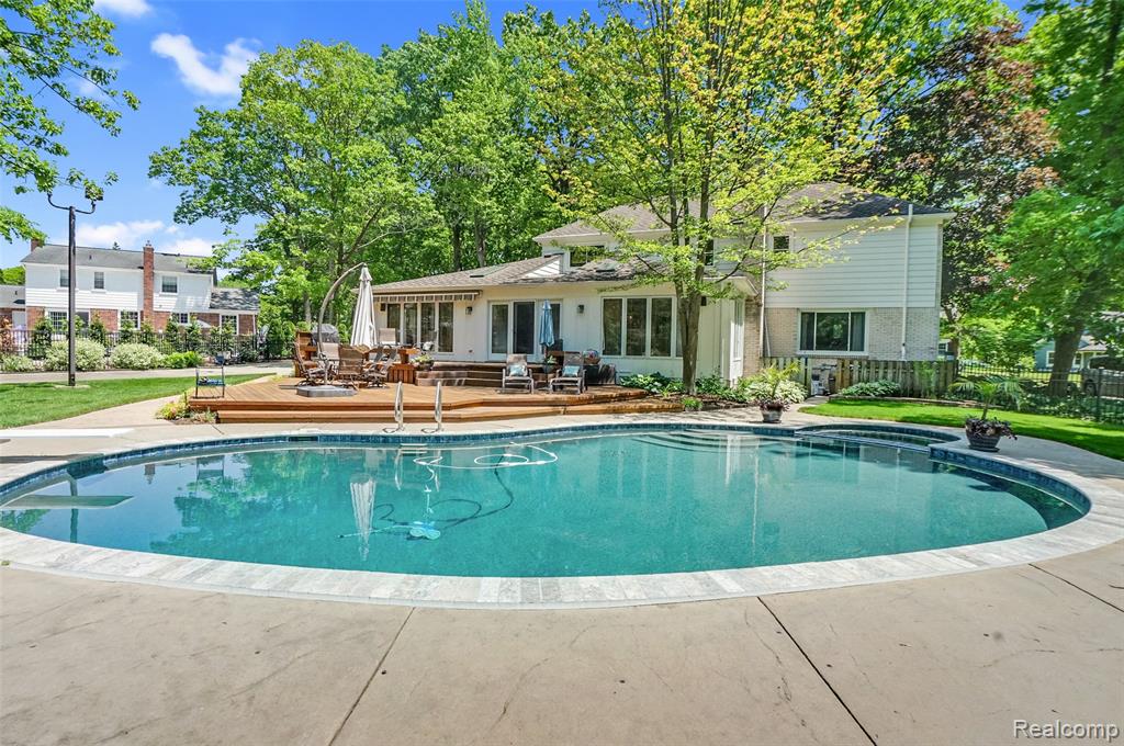 5693 Hunters Gate Drive, Troy, MI 48098 — Photo 46