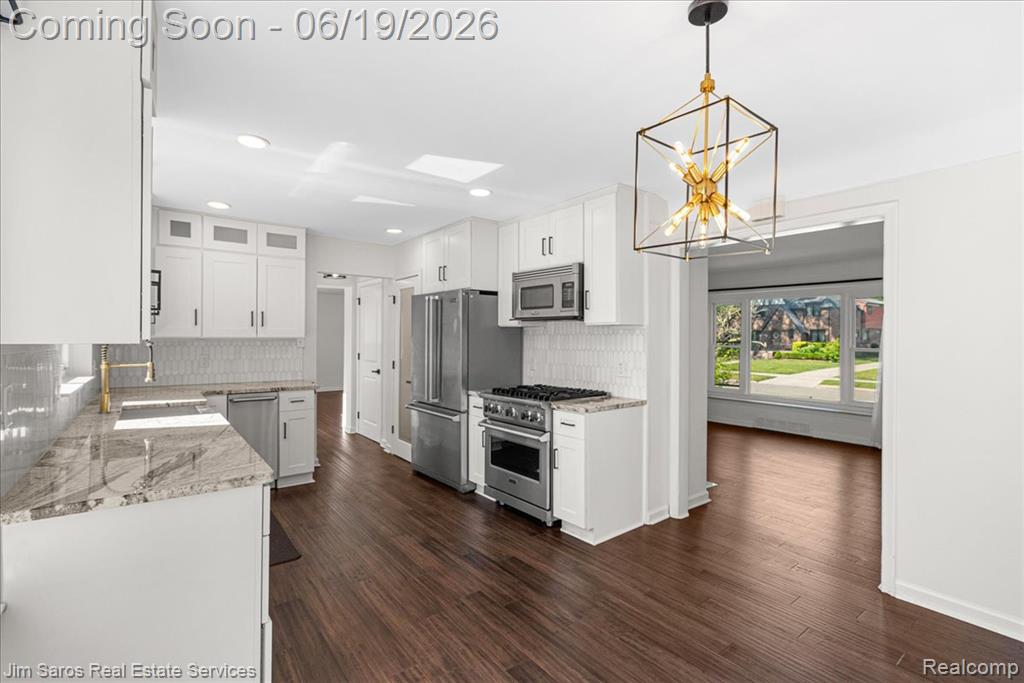615 Lakepointe Street, Grosse Pointe, MI 48230 — Photo 10