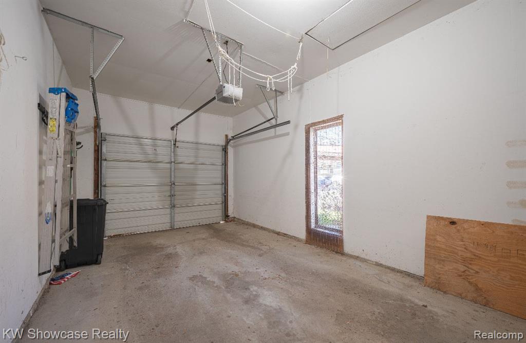 7455 BRYNMAWR Court, 31, West Bloomfield, MI — Photo 37