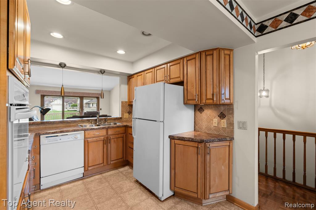 42618 Cassin Way, Clinton Twp, MI 48038 — Photo 9