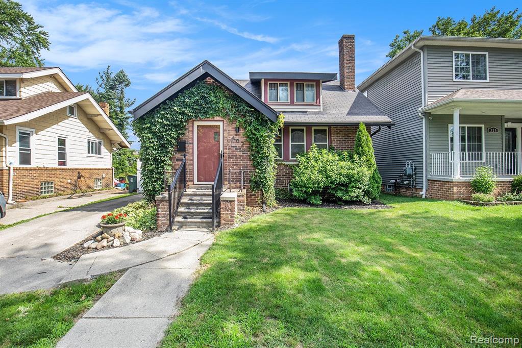 402 WAVERLEY Avenue, Royal Oak, MI 48067 — front exterior