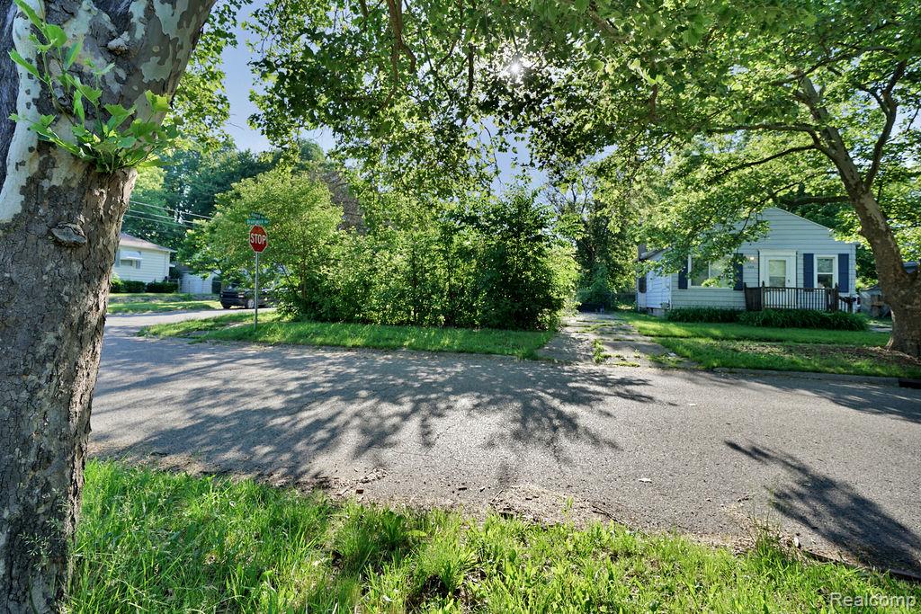 4201 Brunswick Avenue, Flint, MI 48507 — Photo 13