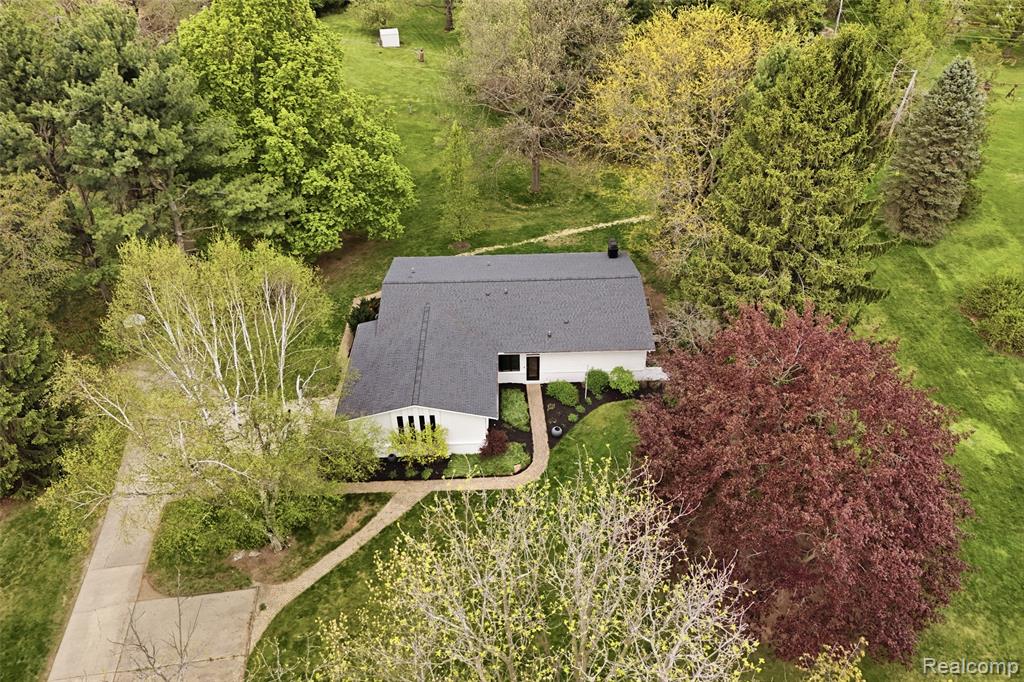 11221 Meadowood Drive, Brighton, MI 48114 — Photo 40