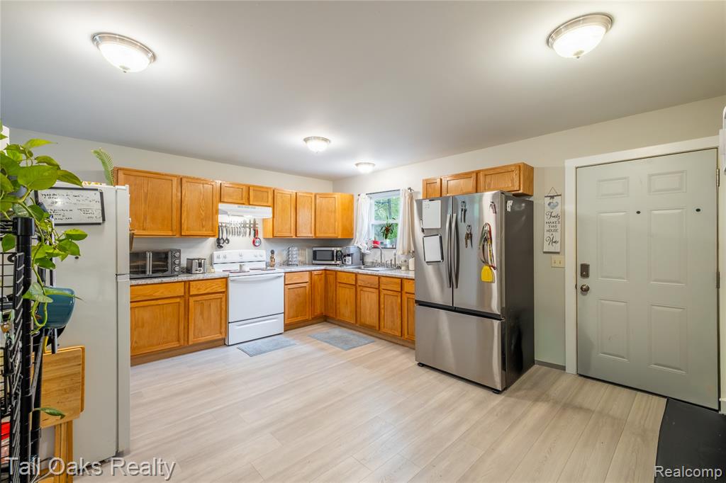 2616 Maryland Avenue, Flint, MI 48506 — Photo 7