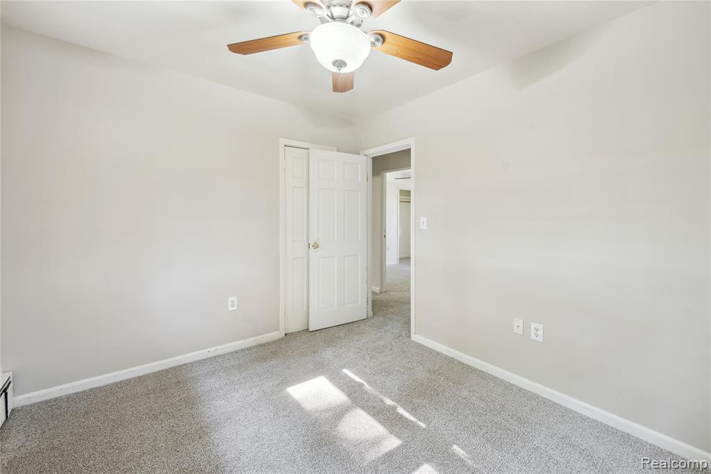4403 Killarney Park Drive, Burton, MI 48529 — Photo 20