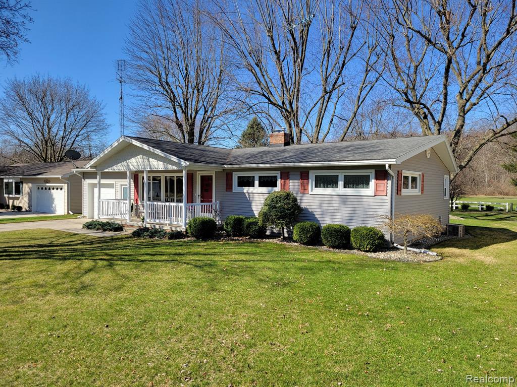 42 S FLOWER Street, Croswell, MI 48422 — Photo 3