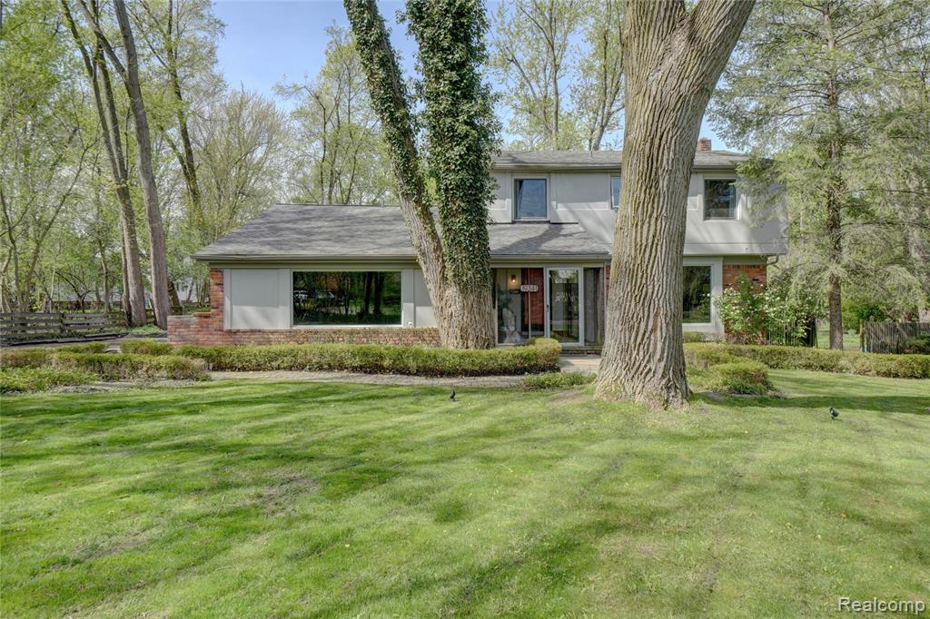 19341 Devonshire Street, Beverly Hills, MI 48025