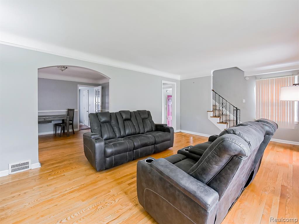 5936 Hillcrest Street, Grosse Pointe, MI 48236 — Photo 6