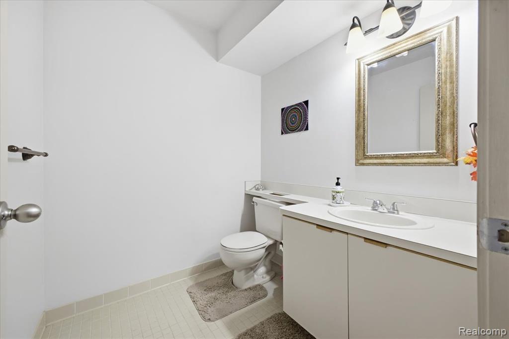 678 Highgate, Rochester Hills, MI 48307 — Photo 13